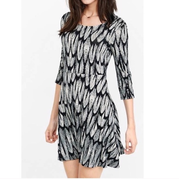 EXPRESS Feather Print Scoop Back Skater Dress Size Medium - Picture 1 of 9